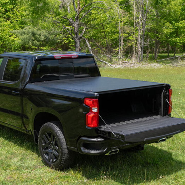 Chevrolet Silverado 1500 Soft Roll Tonneau Cover | Enthuze