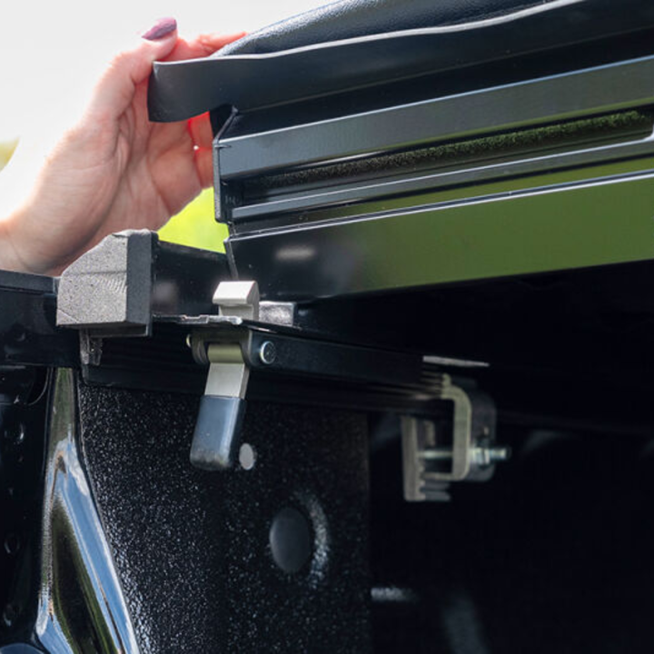 Chevrolet Silverado 1500 Soft Roll Tonneau Cover | Enthuze