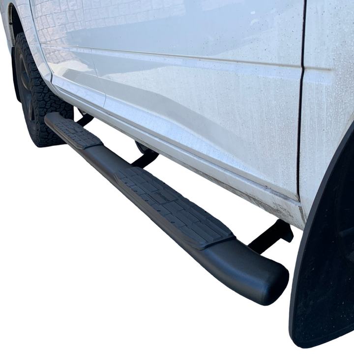 GM Sierra/Silverado 2500/3500 4" Black Oval Side Steps