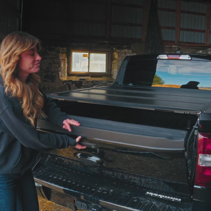 Chevrolet Silverado 1500 Low Profile Flip | U-Guard