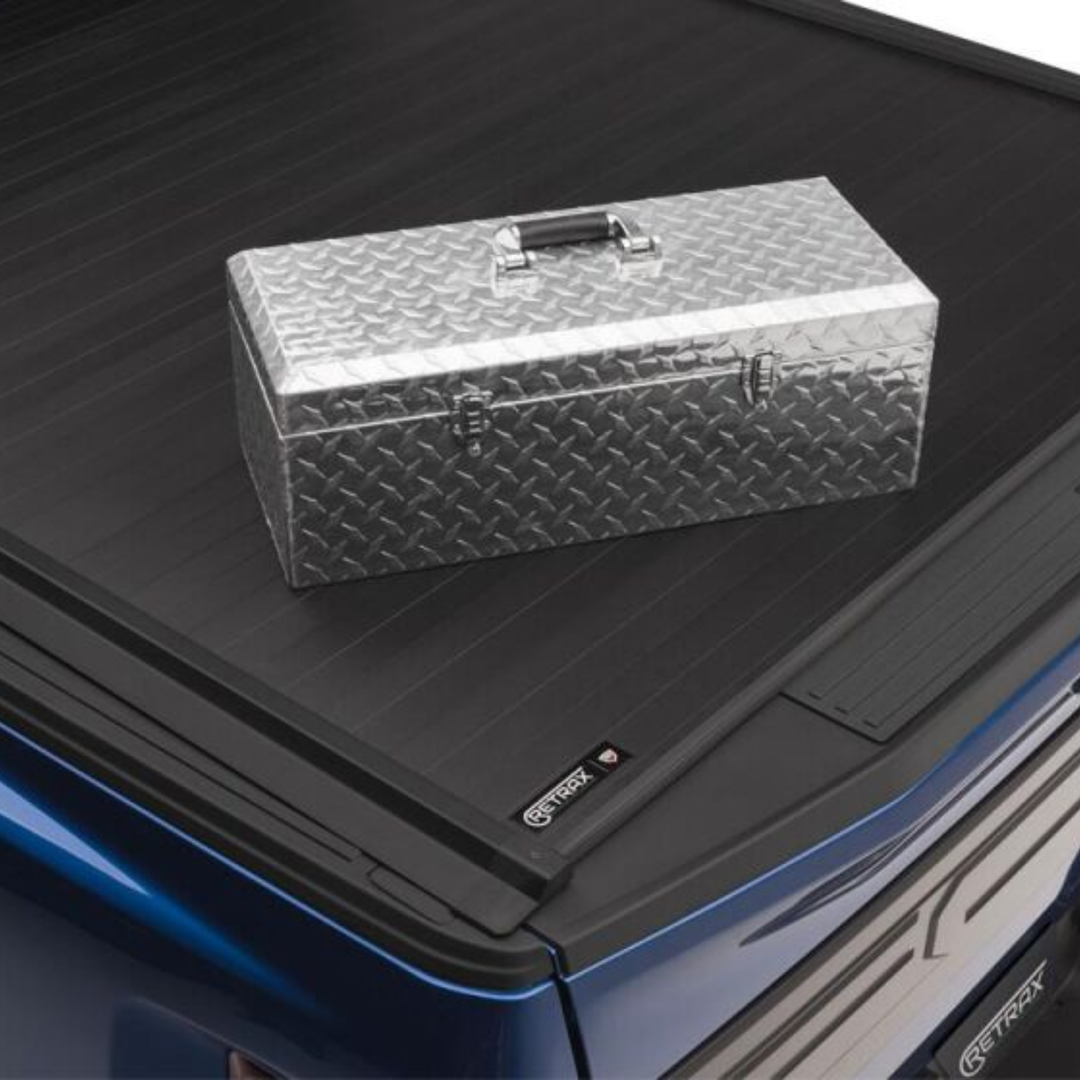 Chevrolet Silverado 1500 Retrax IX Retractable Tonneau Cover