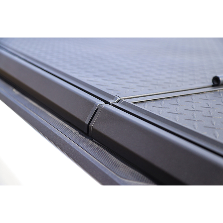 Toyota Tundra Guardian Tonneau Cover | DeeZee