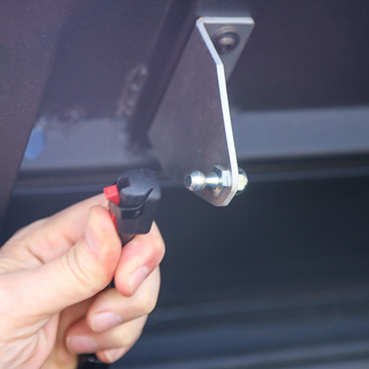 Toyota Tundra Guardian Tonneau Cover | DeeZee