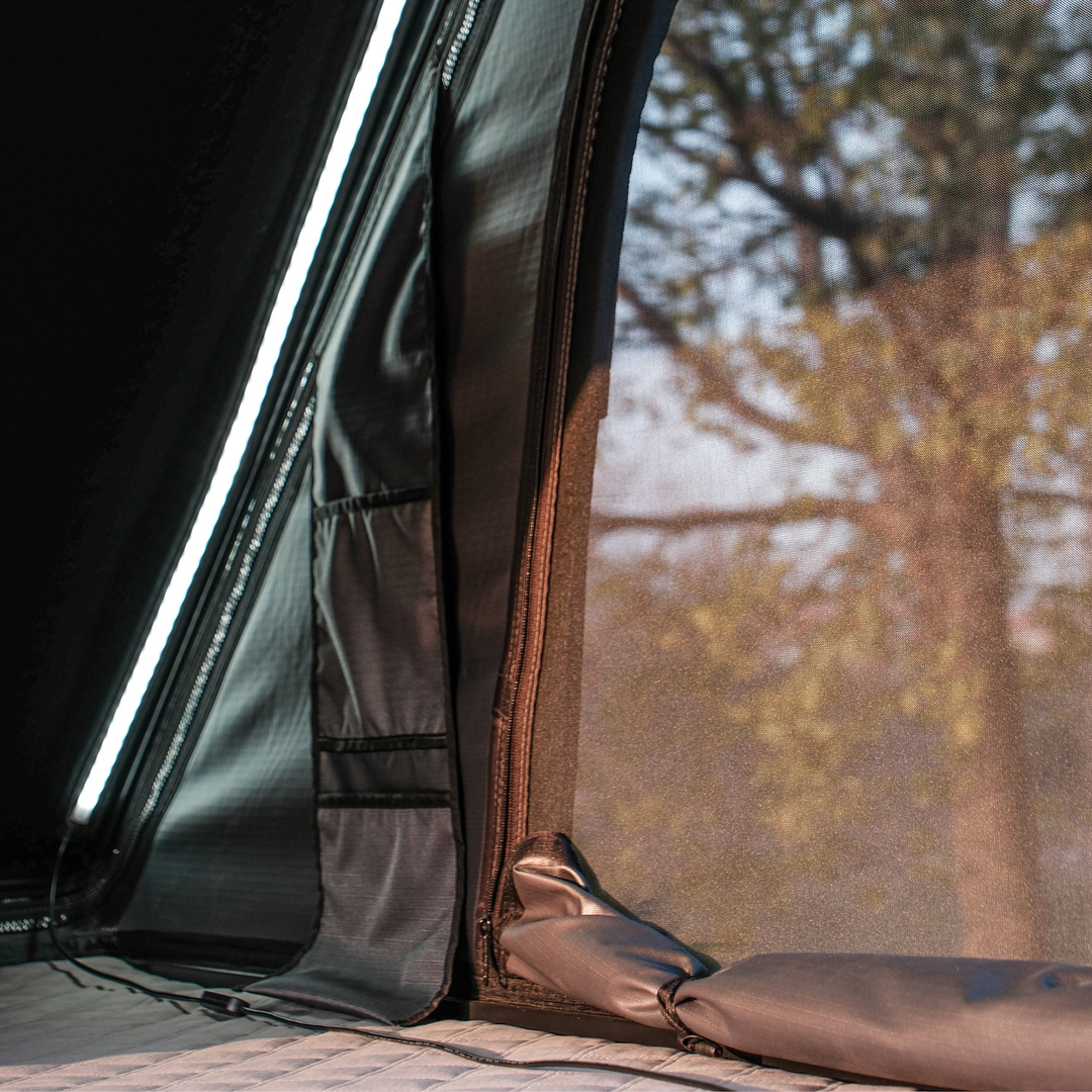 THE HARE 2.0 BLACKOUT EDITION | ALUMINUM CLAMSHELL ROOF TOP TENT