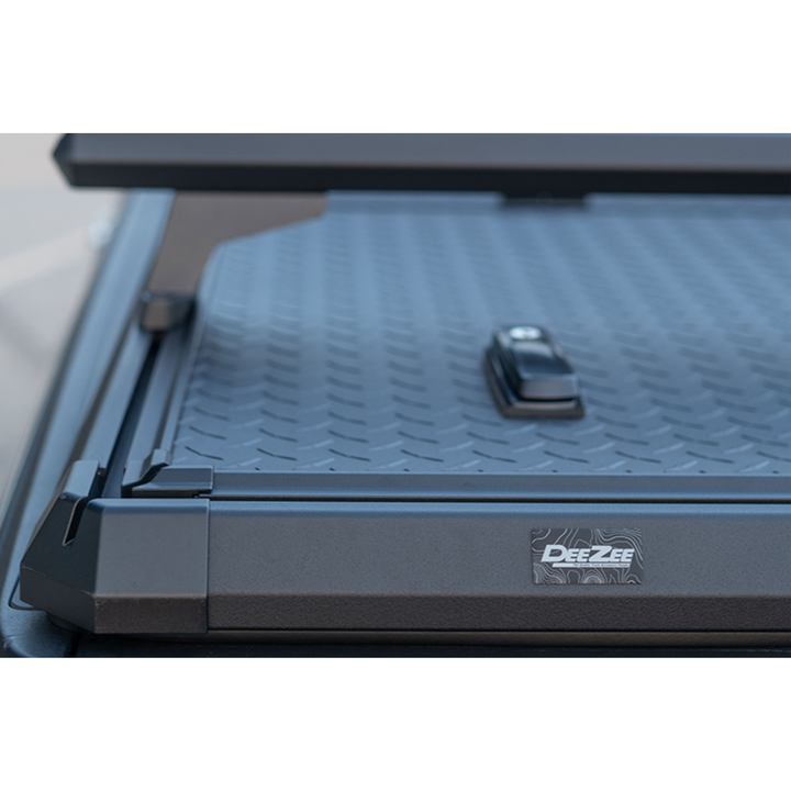 Toyota Tundra Guardian Tonneau Cover | DeeZee