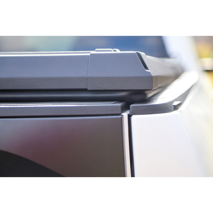 Toyota Tundra Guardian Tonneau Cover | DeeZee