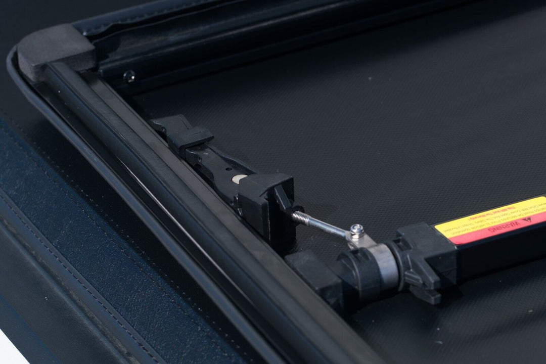 GM 2500/3500 Soft Trifold Tonneau Cover | U-Guard