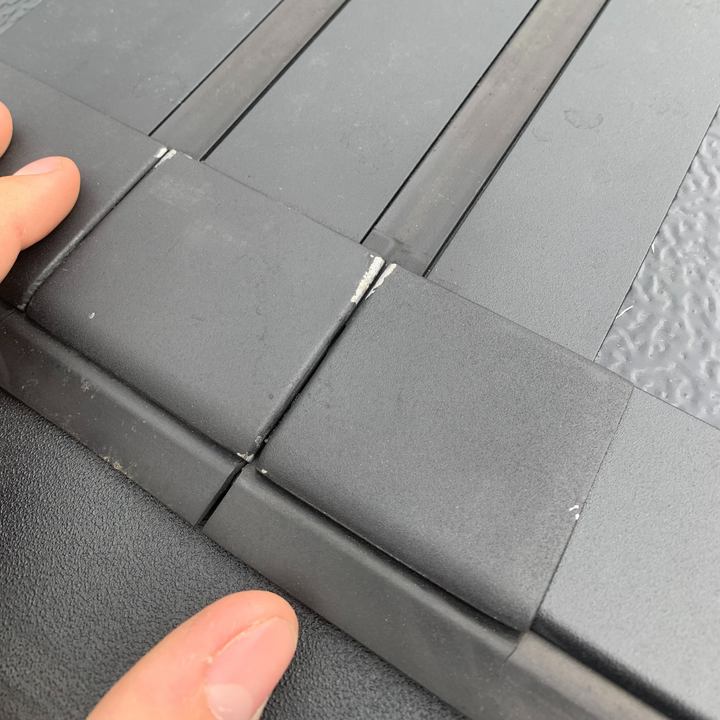 Chevrolet Silverado 1500 Hard Flip Up Tonneau Cover | Clearance Sale